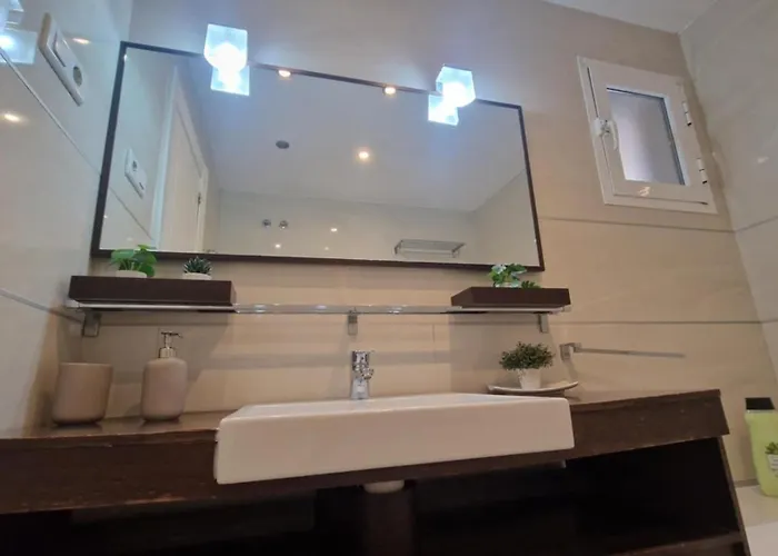 Reserva Del Higueron Palm And Pool Daire *