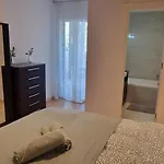 Апартаменти Reserva Del Higueron Palm And Pool *